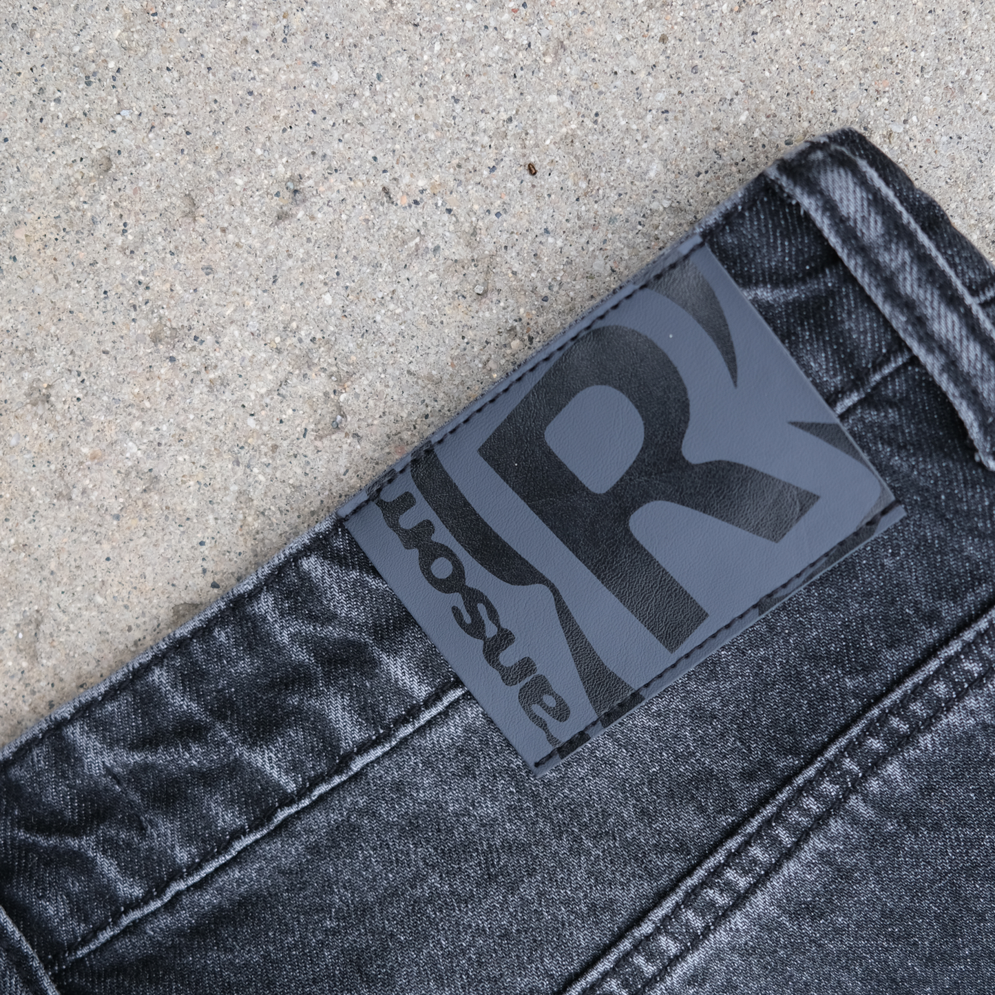BLACK BLOWOUT DENIM